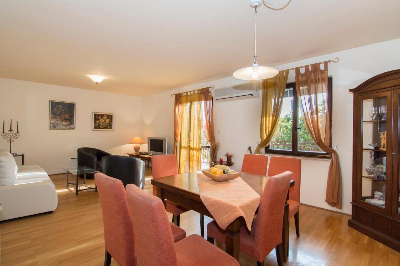 Apartments Emil 769 Fažana Exterior foto
